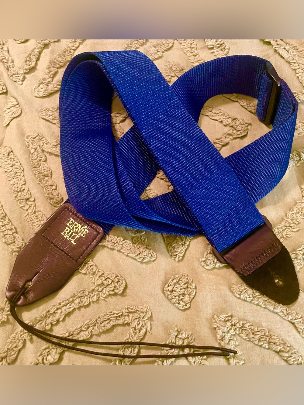 Ernie Ball Guitar Strap w/Leather Ends